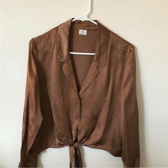 Aritzia Wilfred Tie-Front Blouse in Cognac size Large - Picture 2 of 3